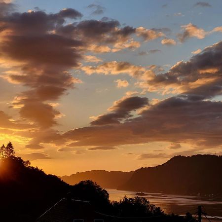 Nydelig Beliggenhet, Fjord Utsikt - Elegant Rom Otel Bergen Dış mekan fotoğraf